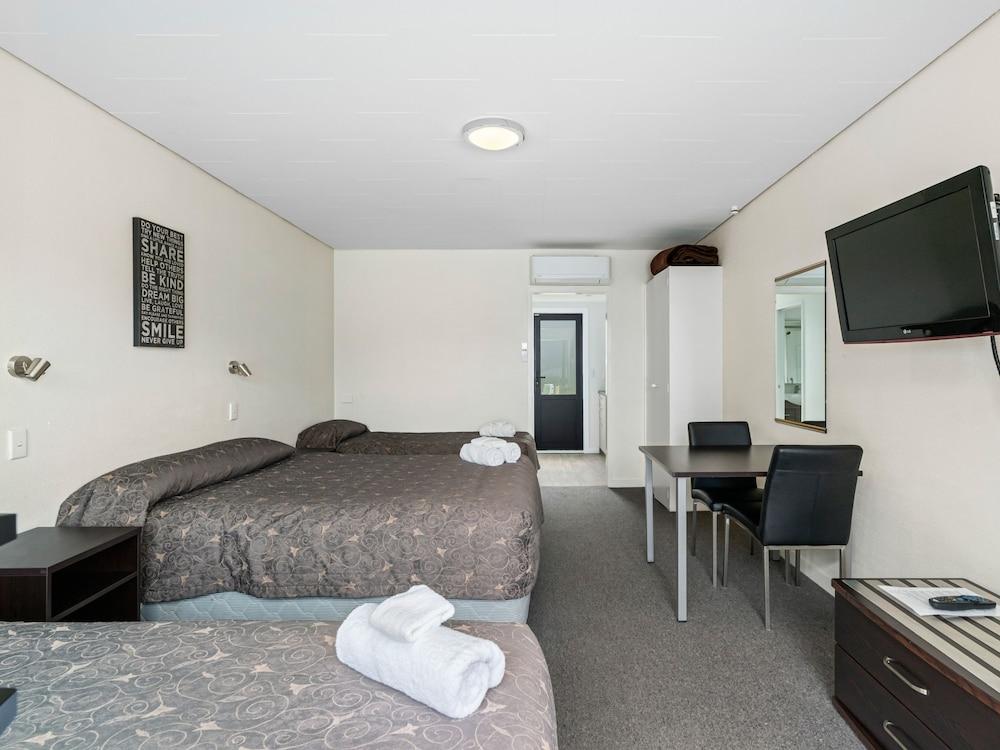 Queenstown Motel Apartments (Adults Only) Extérieur photo