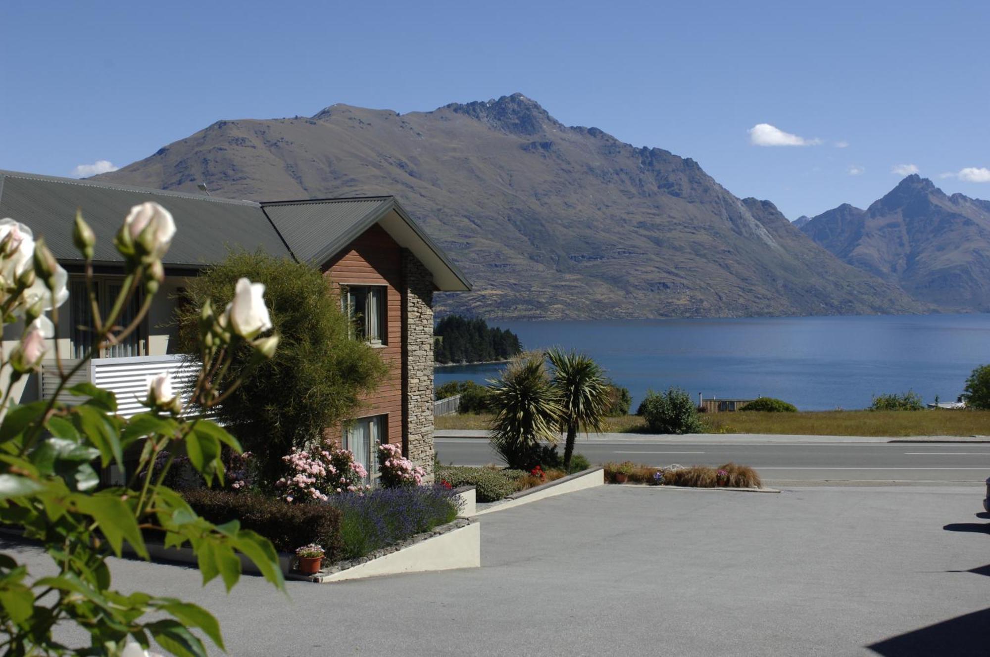 Queenstown Motel Apartments (Adults Only) Extérieur photo