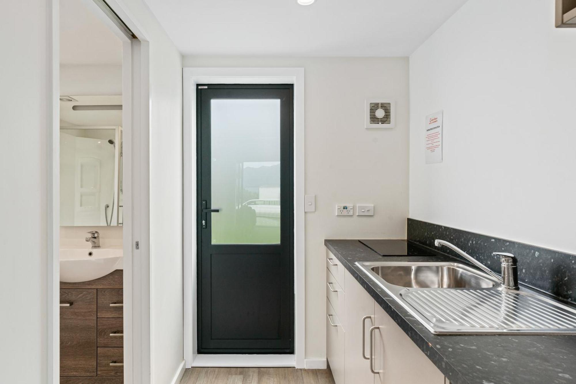 Queenstown Motel Apartments (Adults Only) Chambre photo